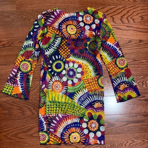 Hip Up Beach Coverup - Picture 3 of 4